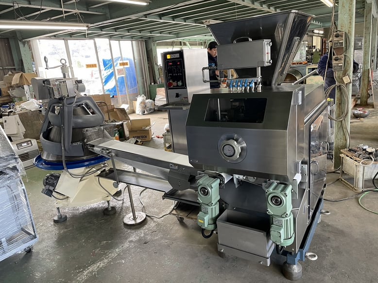 オシキリ 小型分割機 DQS2/4 | 中古製パン製菓機械
