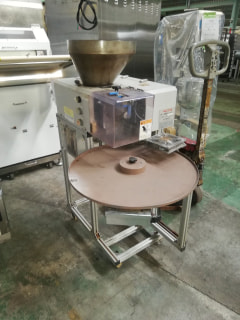 渡辺工業(株)　自動均一丸餅カッター「きりらく」　WK-CN