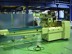川島製作所　横ピロー包装機　KBF-7212E